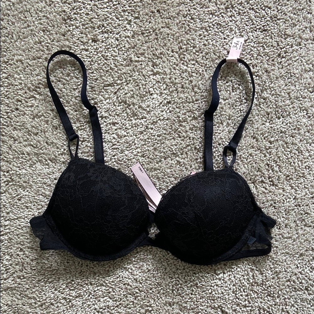 Victoria’s Secret • Black Lace Convertible Push Up Bra